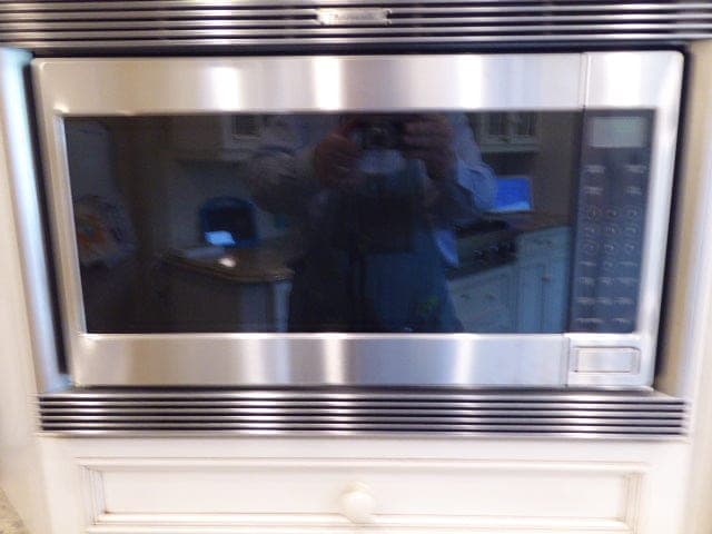Thermador Microwave with Trim Kit